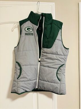 NIKE, NWOT Green Bay Packers Grey & Green Puffer Vest, Size Small